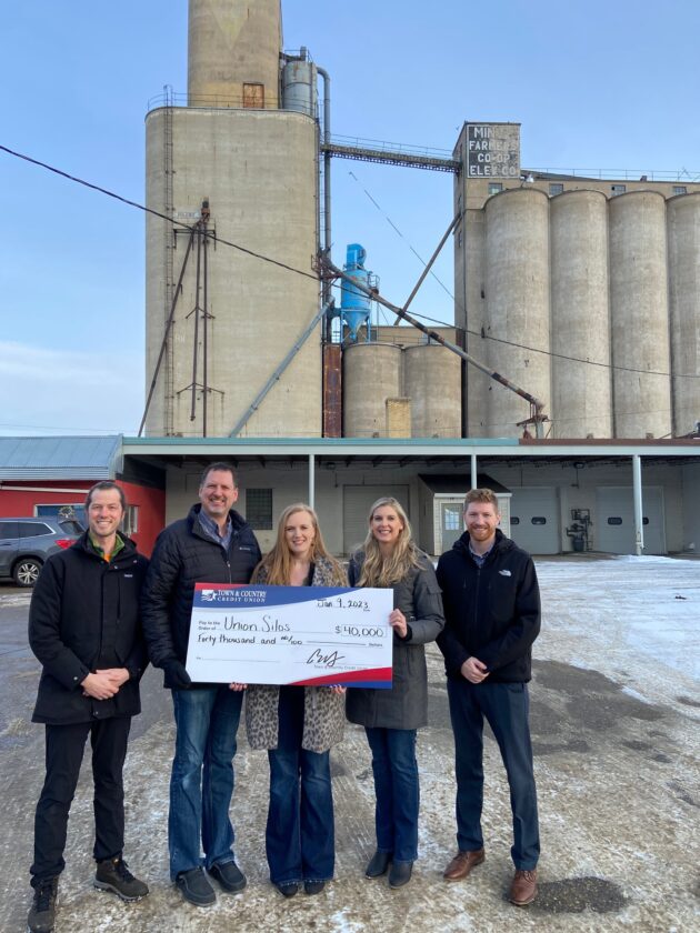 Town & Country Credit Union donates to Union Silos | News, Sports, Jobs
